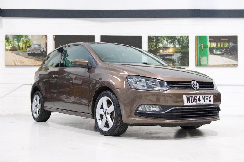 VOLKSWAGEN POLO