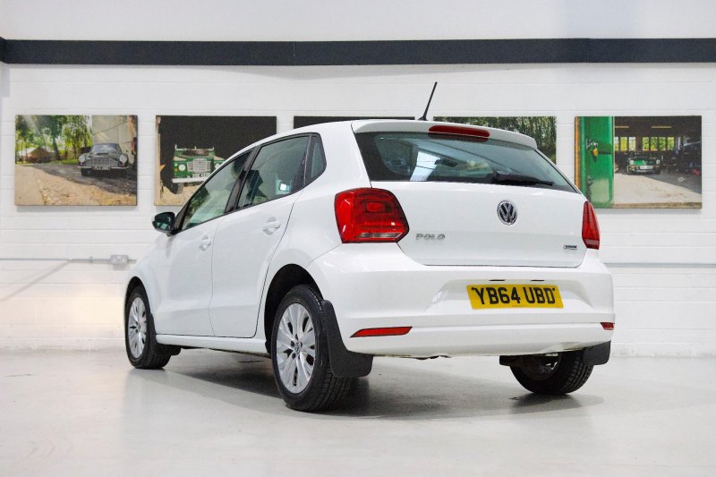 VOLKSWAGEN POLO