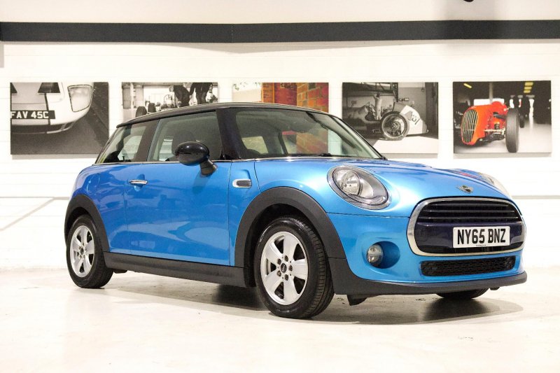 MINI HATCH