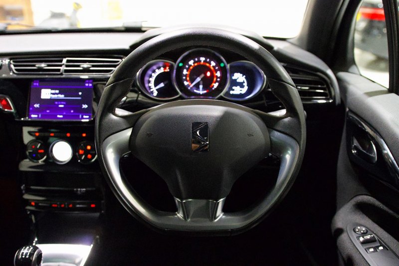 DS AUTOMOBILES DS 3