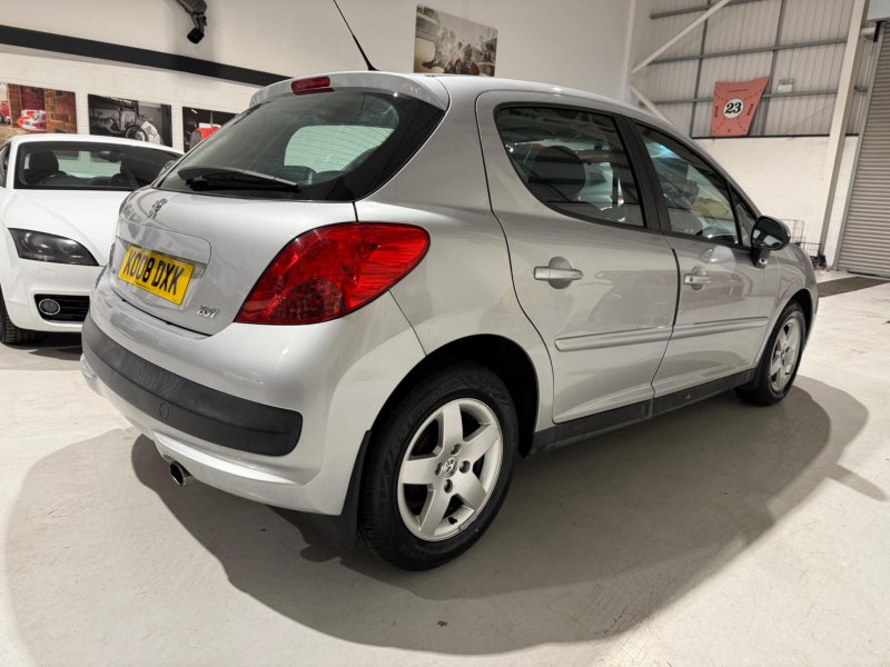 PEUGEOT 207