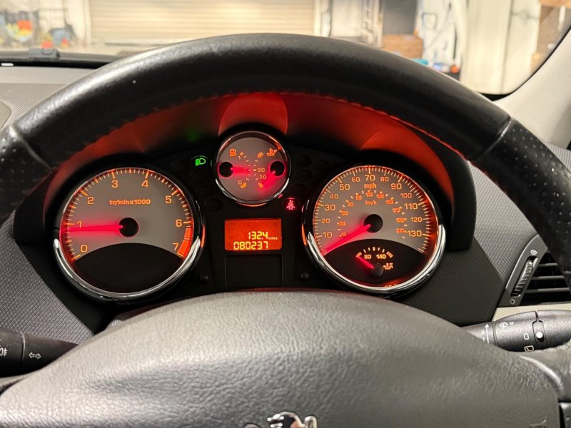 PEUGEOT 207