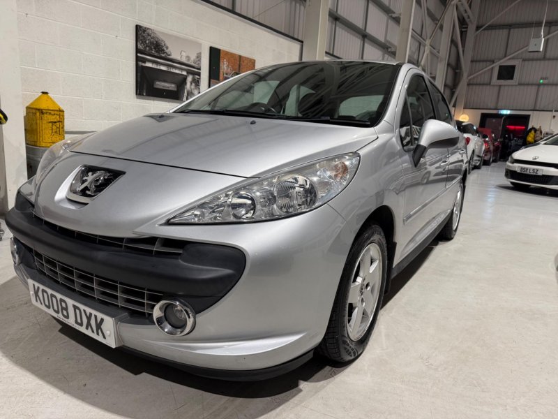 PEUGEOT 207