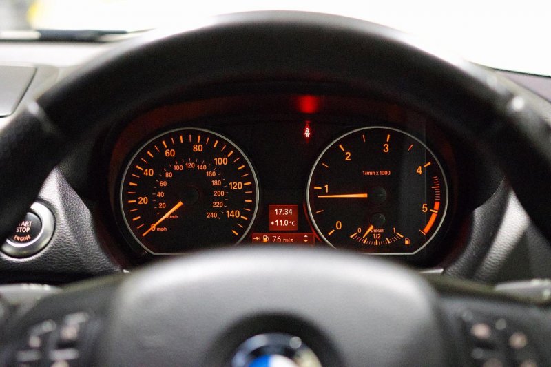 BMW 1 SERIES