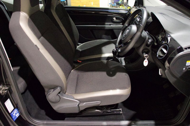 VOLKSWAGEN UP