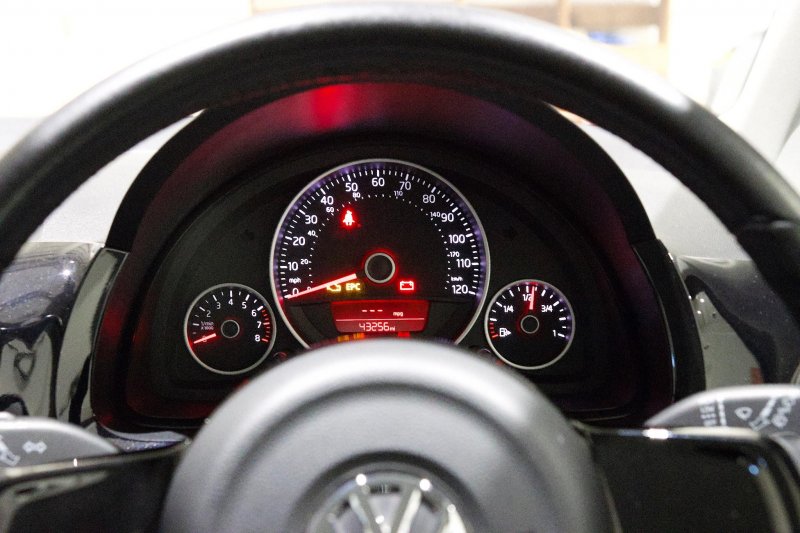 VOLKSWAGEN UP