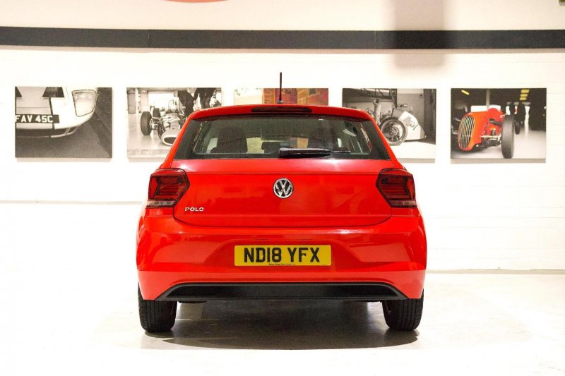 VOLKSWAGEN POLO