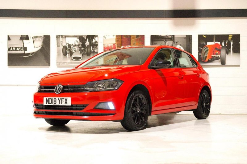 VOLKSWAGEN POLO