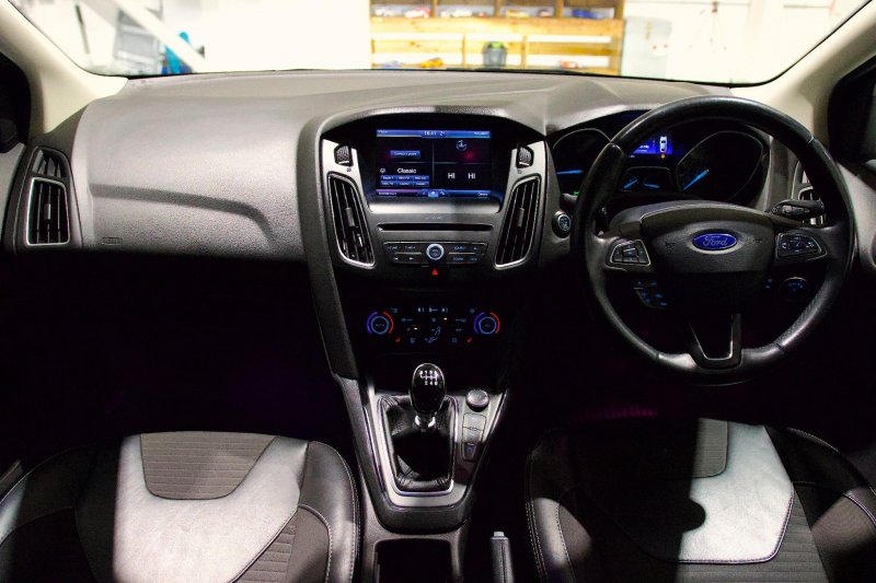 FORD FOCUS