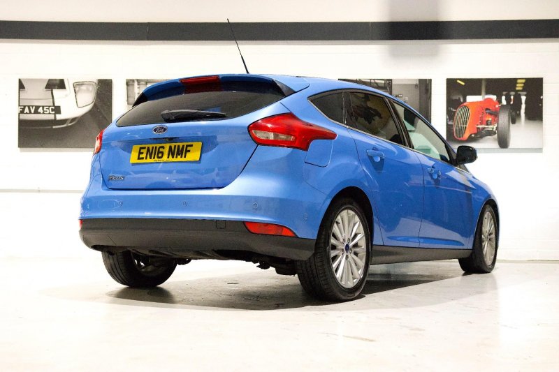 FORD FOCUS