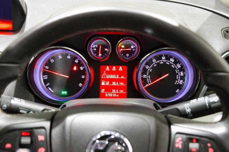 VAUXHALL MOKKA