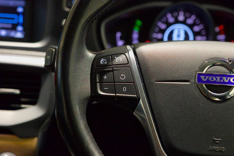 VOLVO V40 CROSS COUNTRY