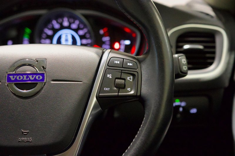 VOLVO V40 CROSS COUNTRY