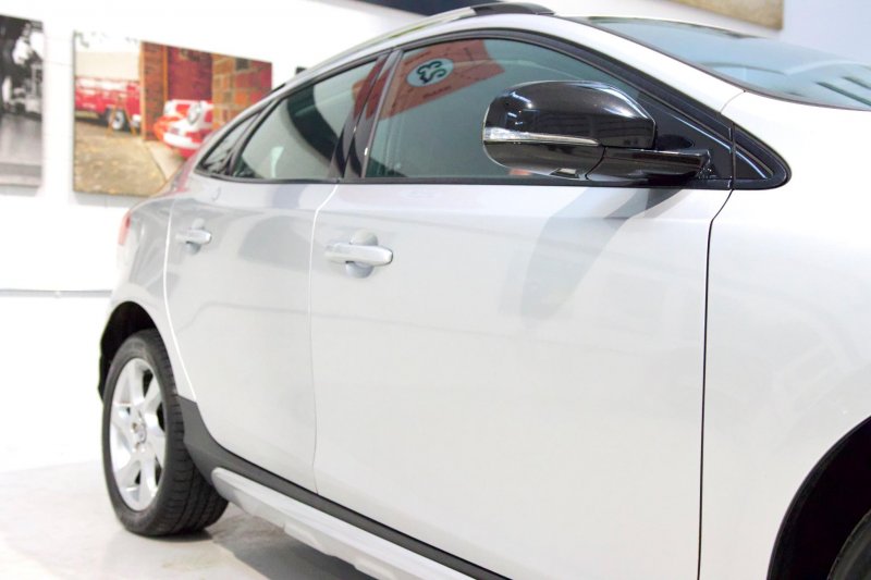 VOLVO V40 CROSS COUNTRY