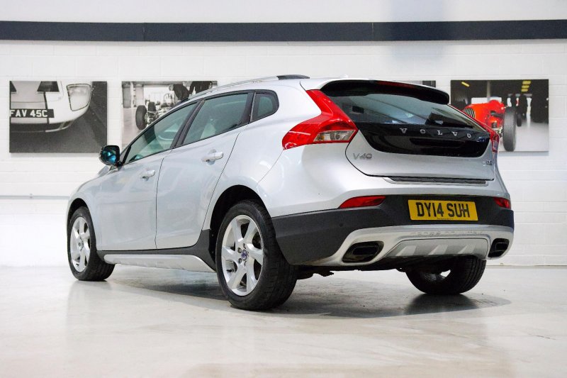 VOLVO V40 CROSS COUNTRY