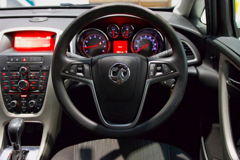 VAUXHALL ASTRA