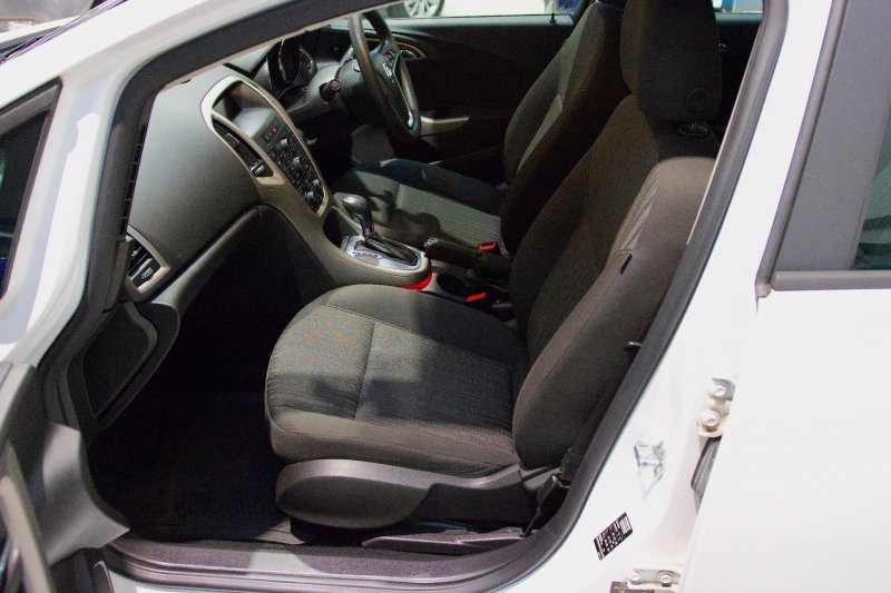 VAUXHALL ASTRA