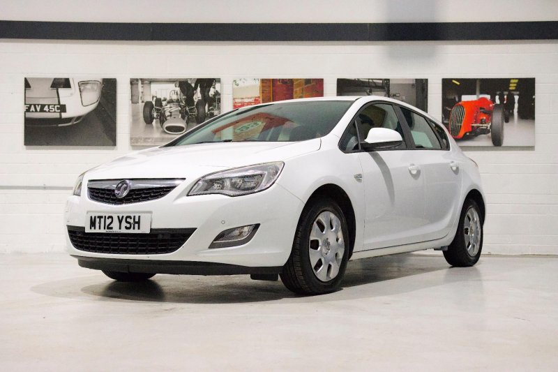 VAUXHALL ASTRA