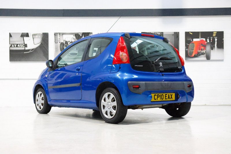 PEUGEOT 107