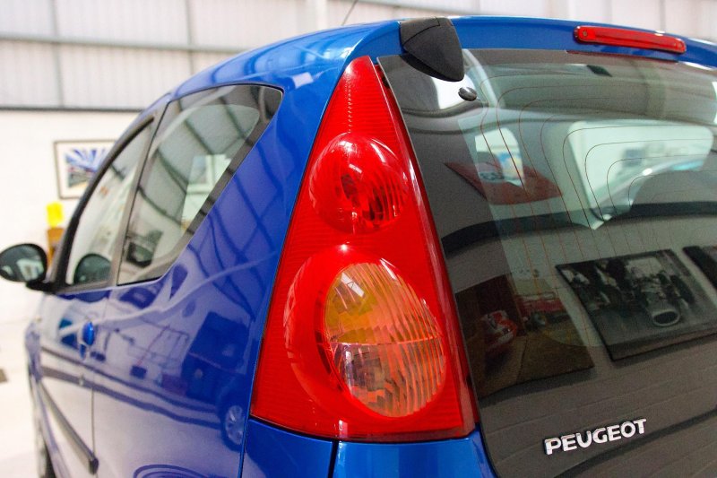 PEUGEOT 107