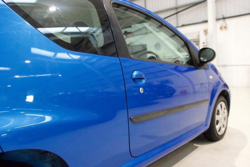 PEUGEOT 107
