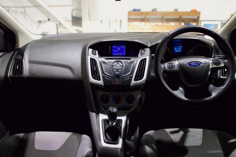 FORD FOCUS
