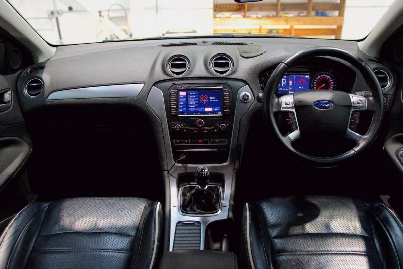 FORD MONDEO
