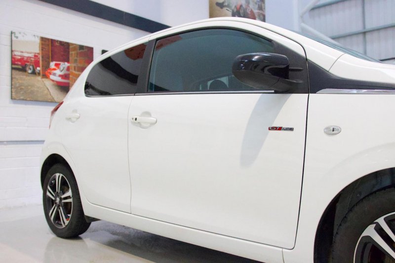 PEUGEOT 108