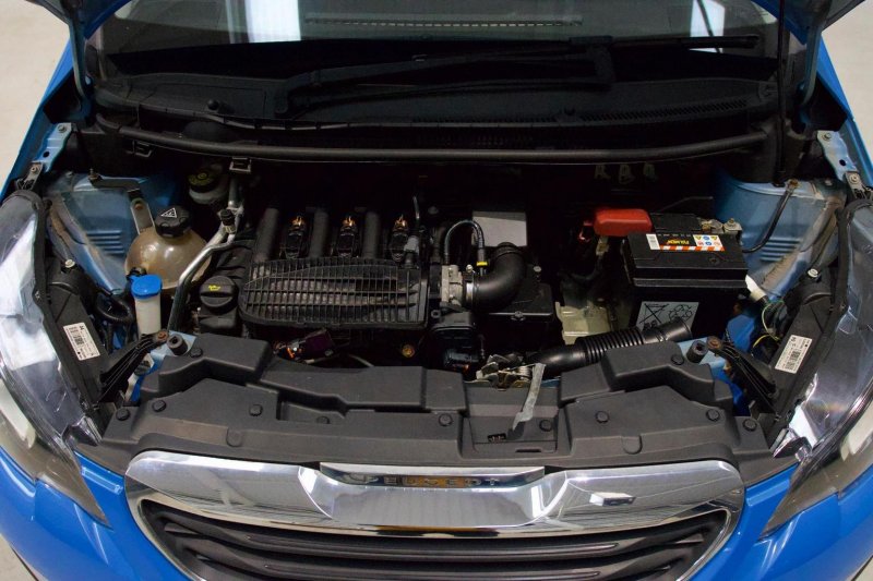 PEUGEOT 108