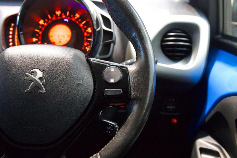 PEUGEOT 108
