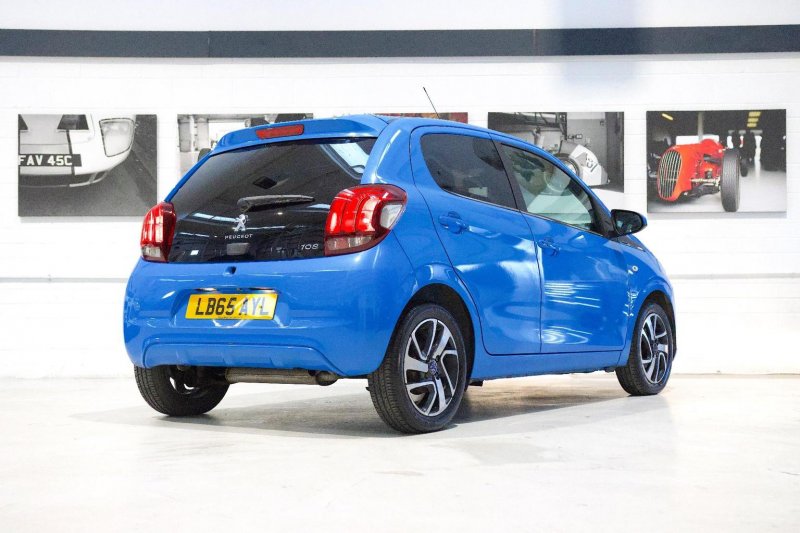 PEUGEOT 108