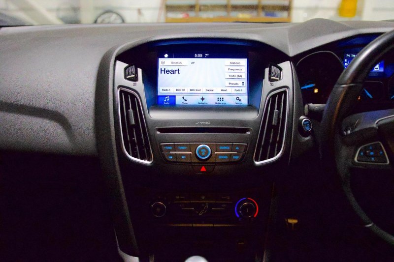 FORD FOCUS