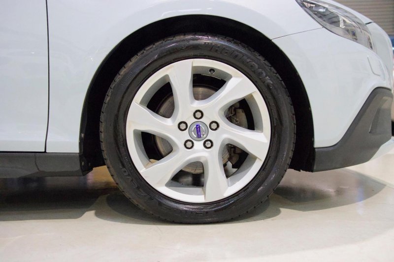 VOLVO V40 CROSS COUNTRY