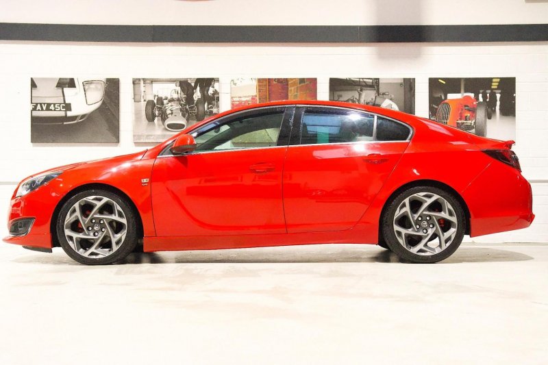 VAUXHALL INSIGNIA
