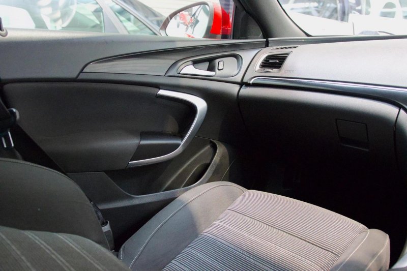 VAUXHALL INSIGNIA