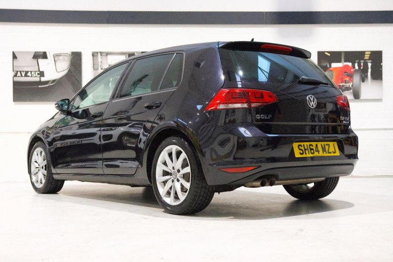 VOLKSWAGEN GOLF