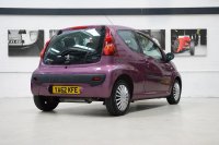 PEUGEOT 107